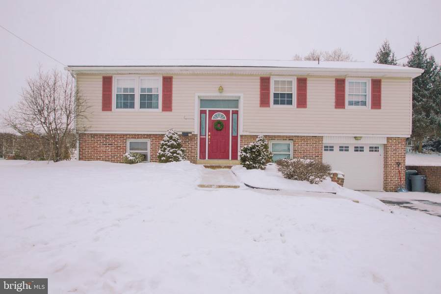 564 WESTFIELD DR, New Holland, PA 17557