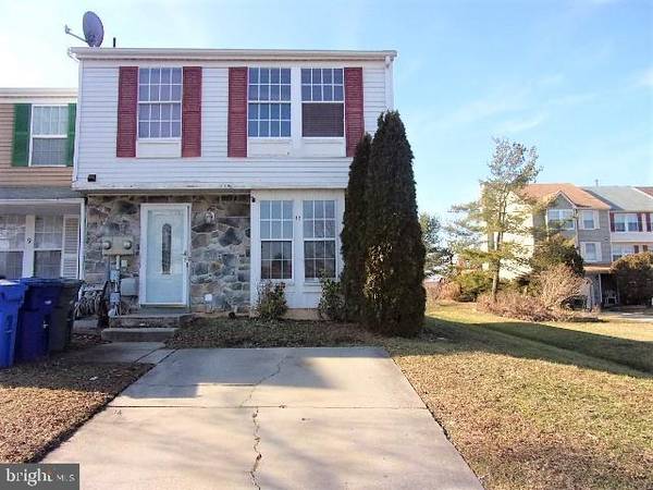 11 STONESHIRE DR, Glassboro, NJ 08028