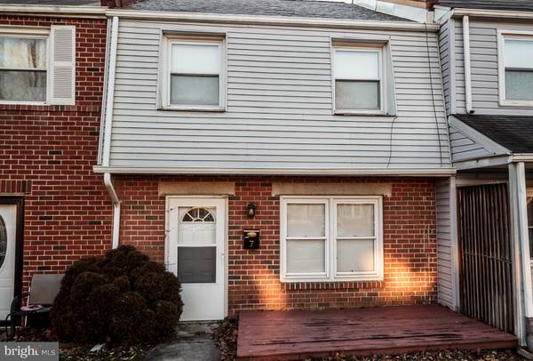 7 PATRICK HENRY CT, Newark, DE 19711