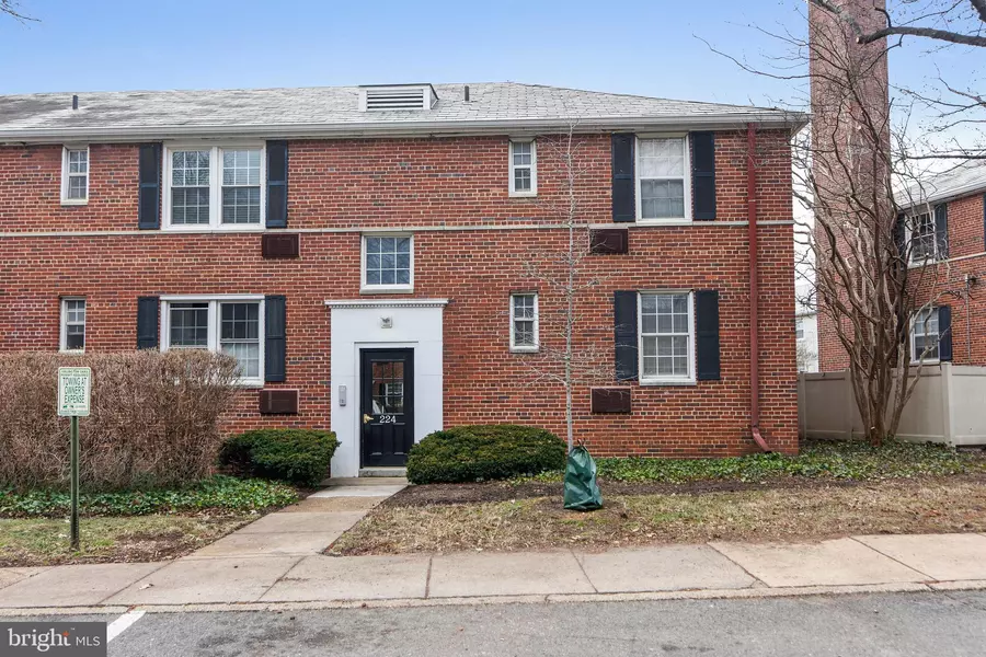 224 N GEORGE MASON DR N #224-3, Arlington, VA 22203