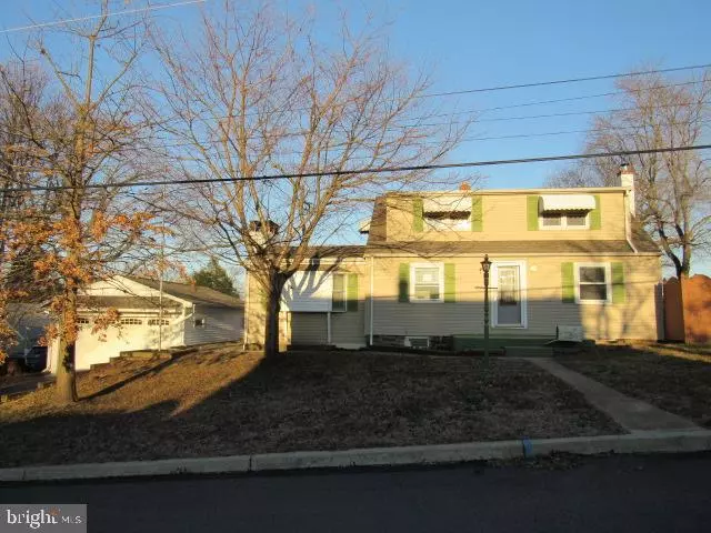 121 MILDRED LN, Aston, PA 19014