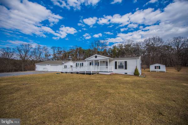 230 LAZY ACRES TRL, Berkeley Springs, WV 25411