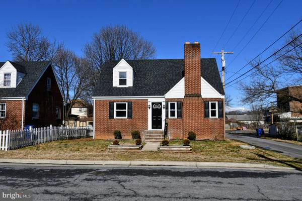 11 W 5TH, Front Royal, VA 22630