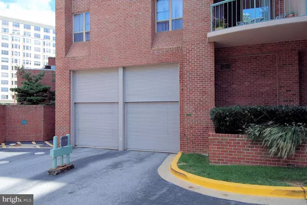 Bethesda, MD 20814,4808 MOORLAND LN #508