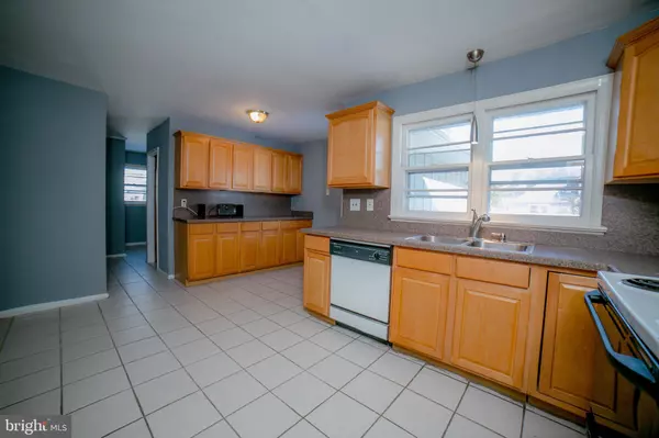 203 BORTON DR, Woodstown, NJ 08098