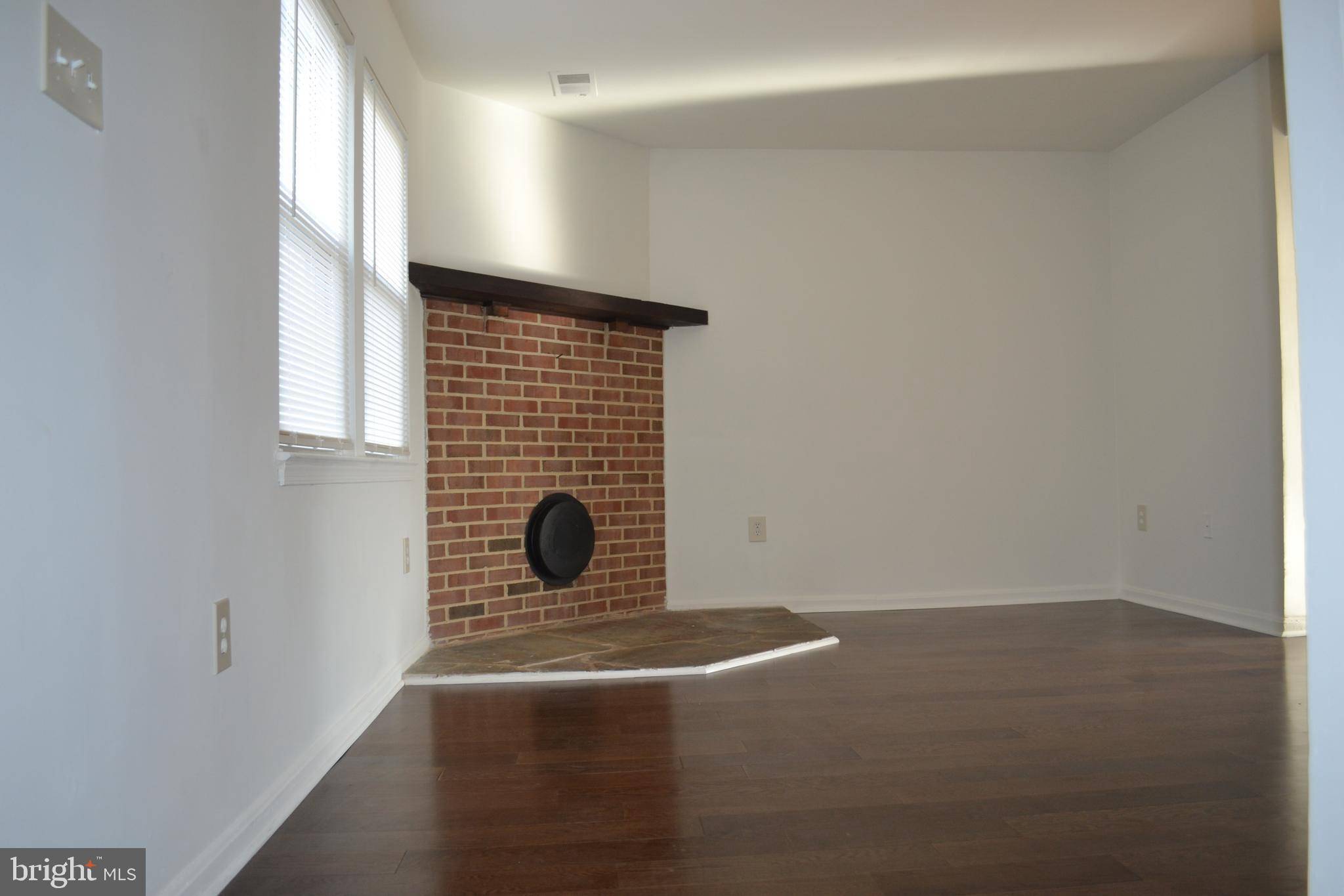 Manassas Park, VA 20111,8305 SUNNYSIDE CT