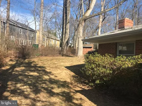 Vienna, VA 22180,1008 COTTAGE ST SW