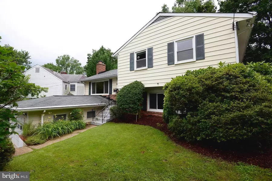 6404 STRATFORD RD, Chevy Chase, MD 20815