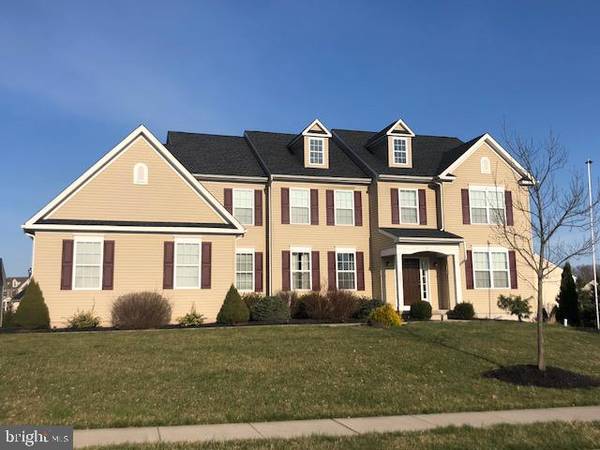 2001 LANTERN DR, Green Lane, PA 18054