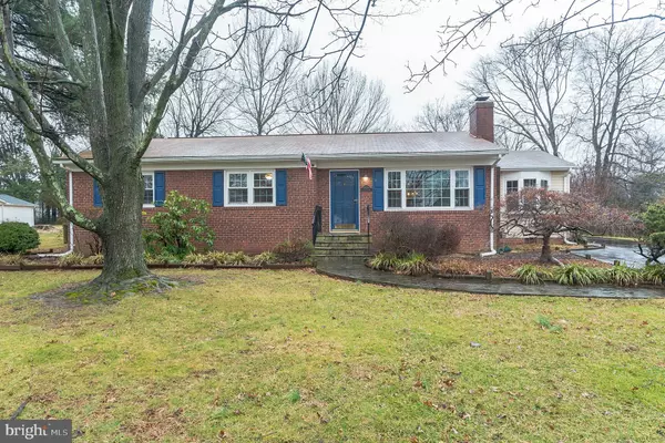 8924 LONGSTREET DR, Manassas, VA 20110