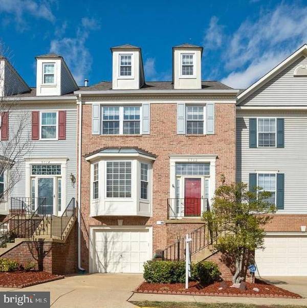 5712 CLAPHAM RD, Alexandria, VA 22315