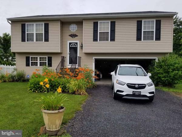 639 FORD CIR, Inwood, WV 25428