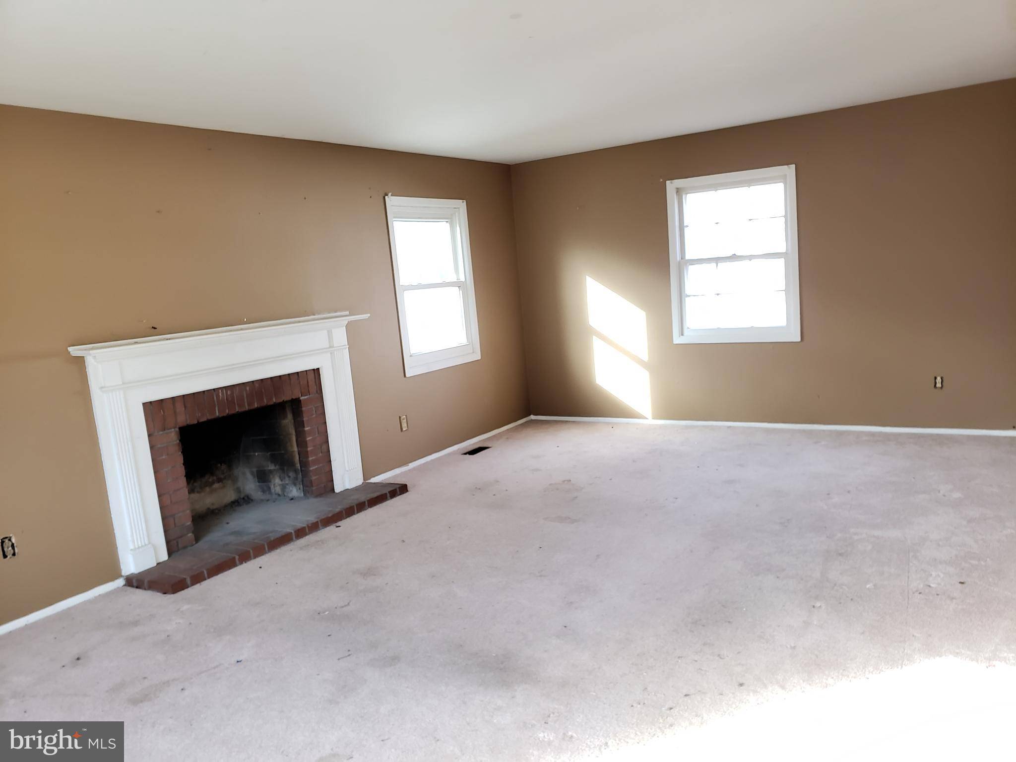 Willingboro, NJ 08046,4 EBBTIDE LN