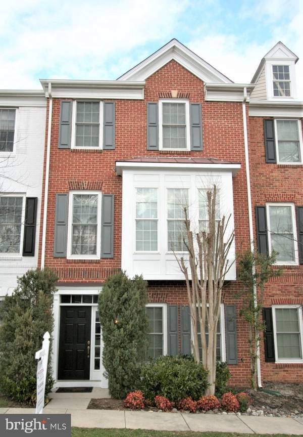 2473 HUNTINGTON PARK DR, Alexandria, VA 22303