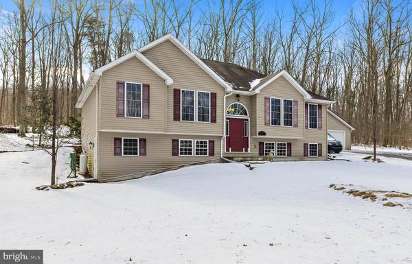 142 PINE TREE DR, Newville, PA 17241