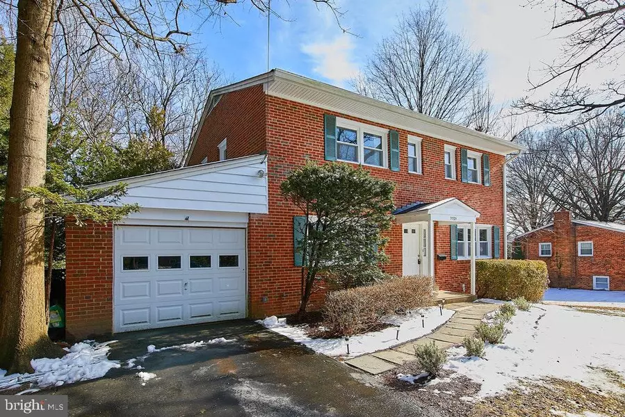 3325 WILKINS DR, Falls Church, VA 22041