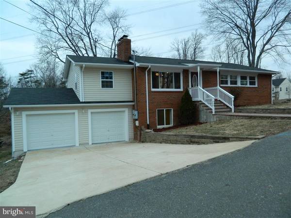 19202 MOCKINGBIRD HEIGHTS RD, Triangle, VA 22172