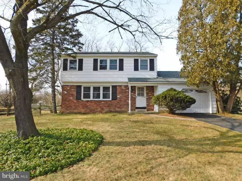 301 DALEVIEW DR, Yardley, PA 19067