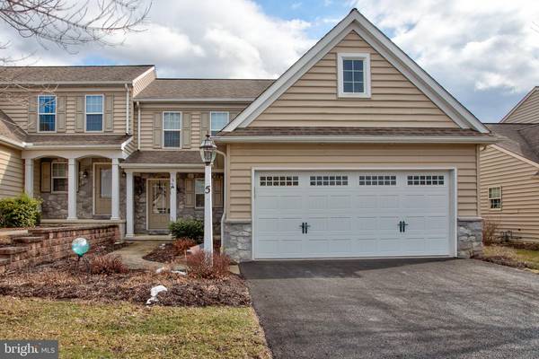 Lancaster, PA 17603,5 FARM LN