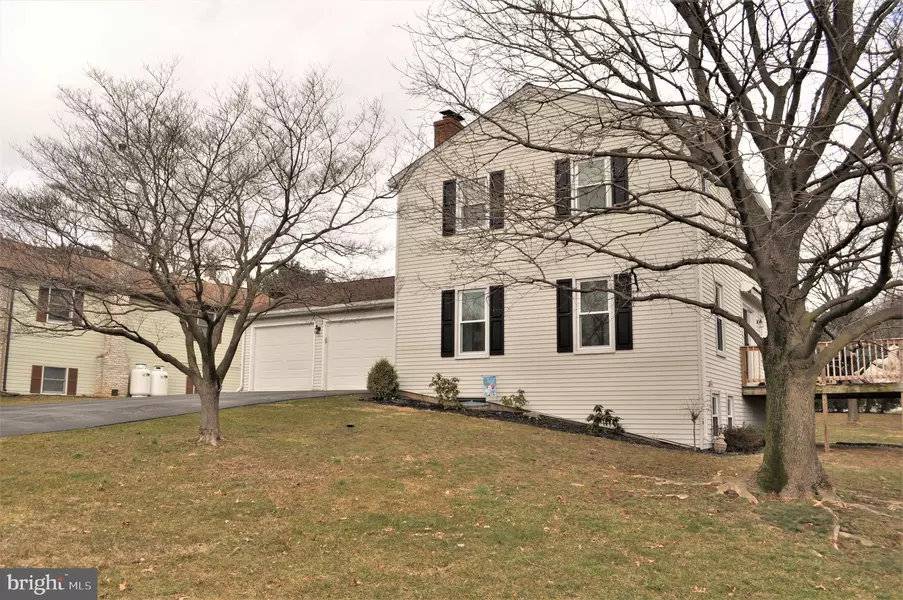 2215 BOXWOOD LN, Mechanicsburg, PA 17055