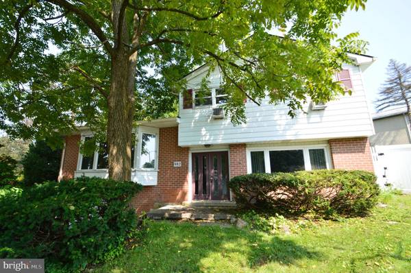 Catasauqua, PA 18032,982 BRIDGE CT