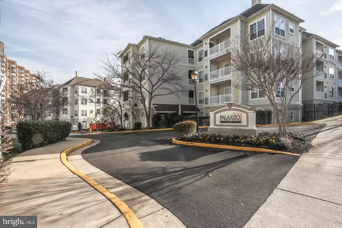 Alexandria, VA 22311,4560 STRUTFIELD LN #1206