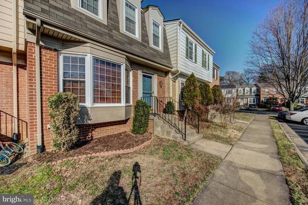 Vienna, VA 22181,9904 LONGFORD CT