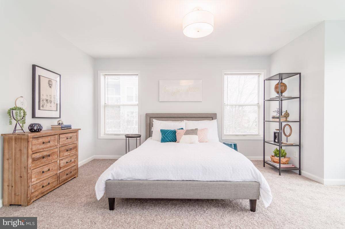 Oakton, VA 22124,10248 APPALACHIAN CIR #1-D3