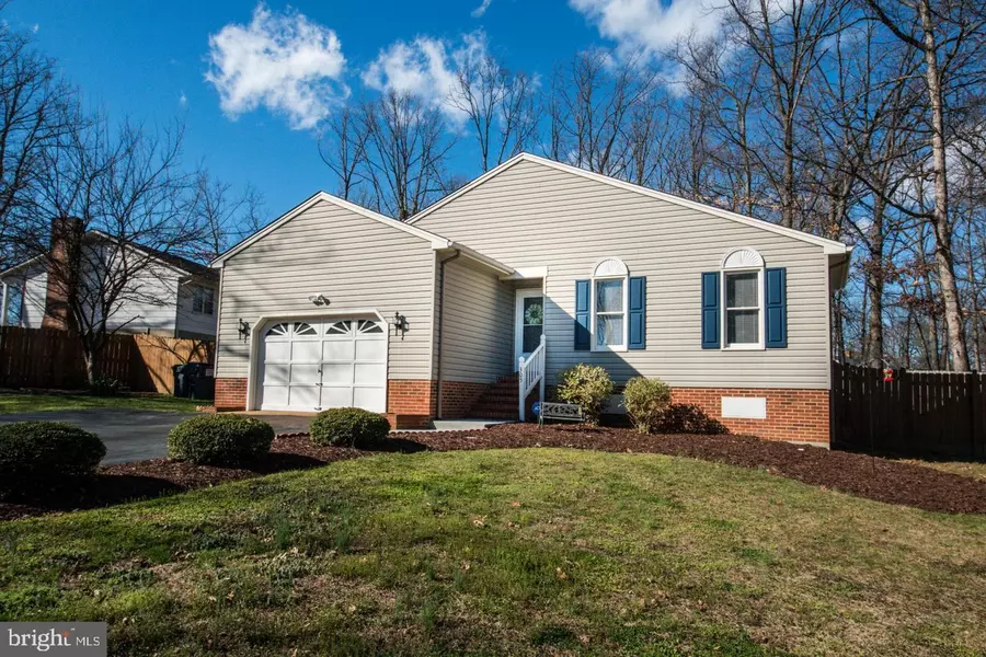 305 TULIP CIR, Fredericksburg, VA 22408