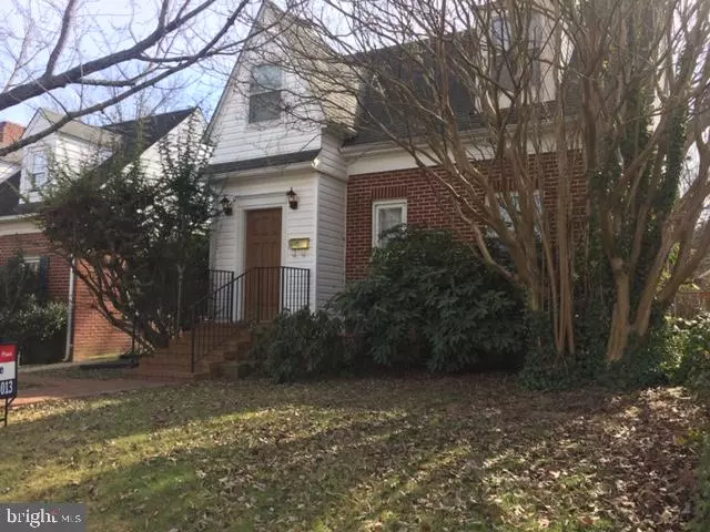 910 WILLIAM ST, Fredericksburg, VA 22401