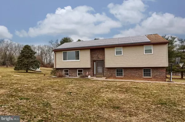 234 BLACKSMITH RD, Douglassville, PA 19518