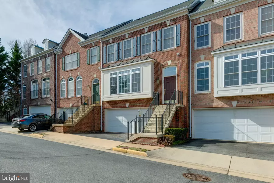 3390 WILTON CREST CT, Alexandria, VA 22310