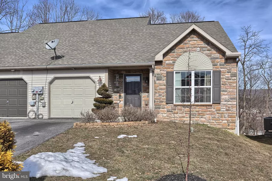 27 MARSHA DR, Cressona, PA 17929