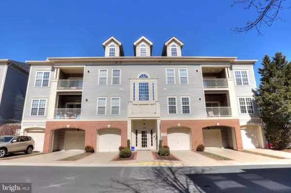 11337 WESTBROOK MILL LN #204, Fairfax, VA 22030