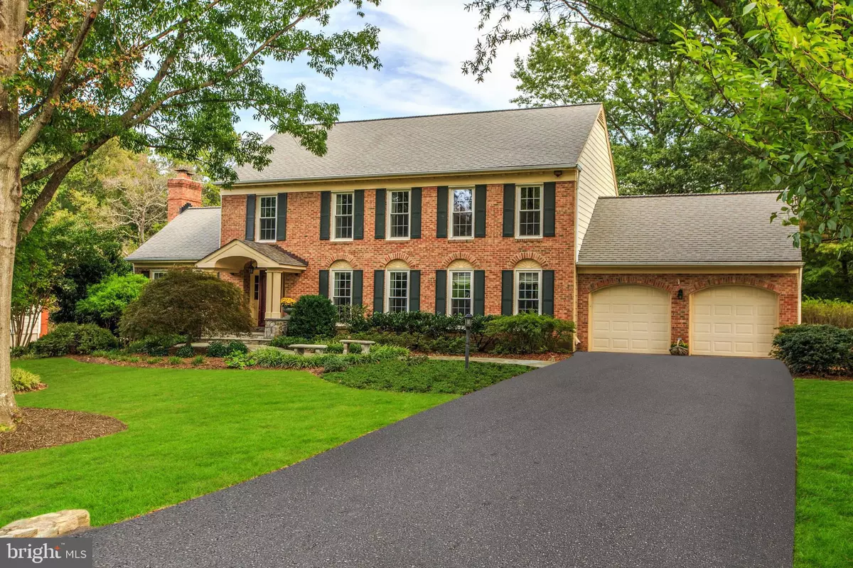 Mclean, VA 22102,8451 HOLLY LEAF DRIVE