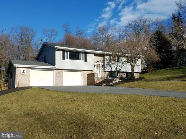 64 WESTVIEW DR, Elizabethtown, PA 17022