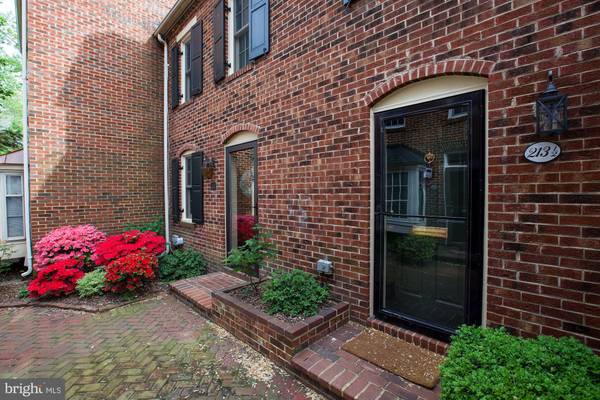 213 1/2 S FAYETTE ST, Alexandria, VA 22314