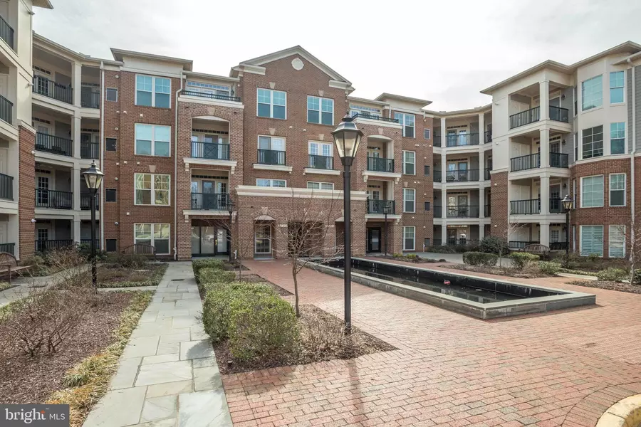 2903 SAINTSBURY PLZ #302, Fairfax, VA 22031