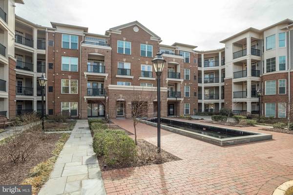 2903 SAINTSBURY PLZ #302, Fairfax, VA 22031