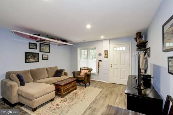 Bethesda, MD 20815,6728 OFFUTT LN #200A