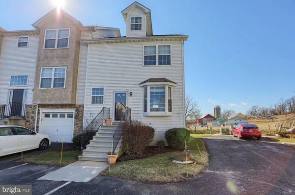 2012 HAMPTON CT, Morgantown, PA 19543