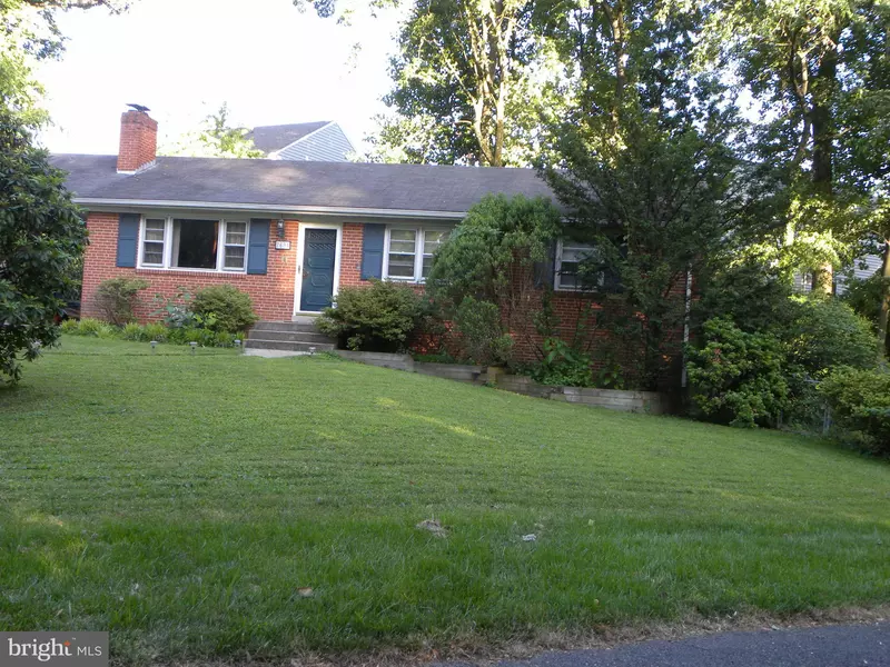 2604 ROSWELL CT, Falls Church, VA 22043