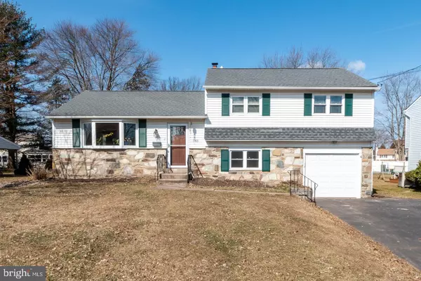 Warminster, PA 18974,548 PENROSE LN