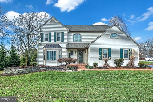 10 DRESSAGE CT, York, PA 17404