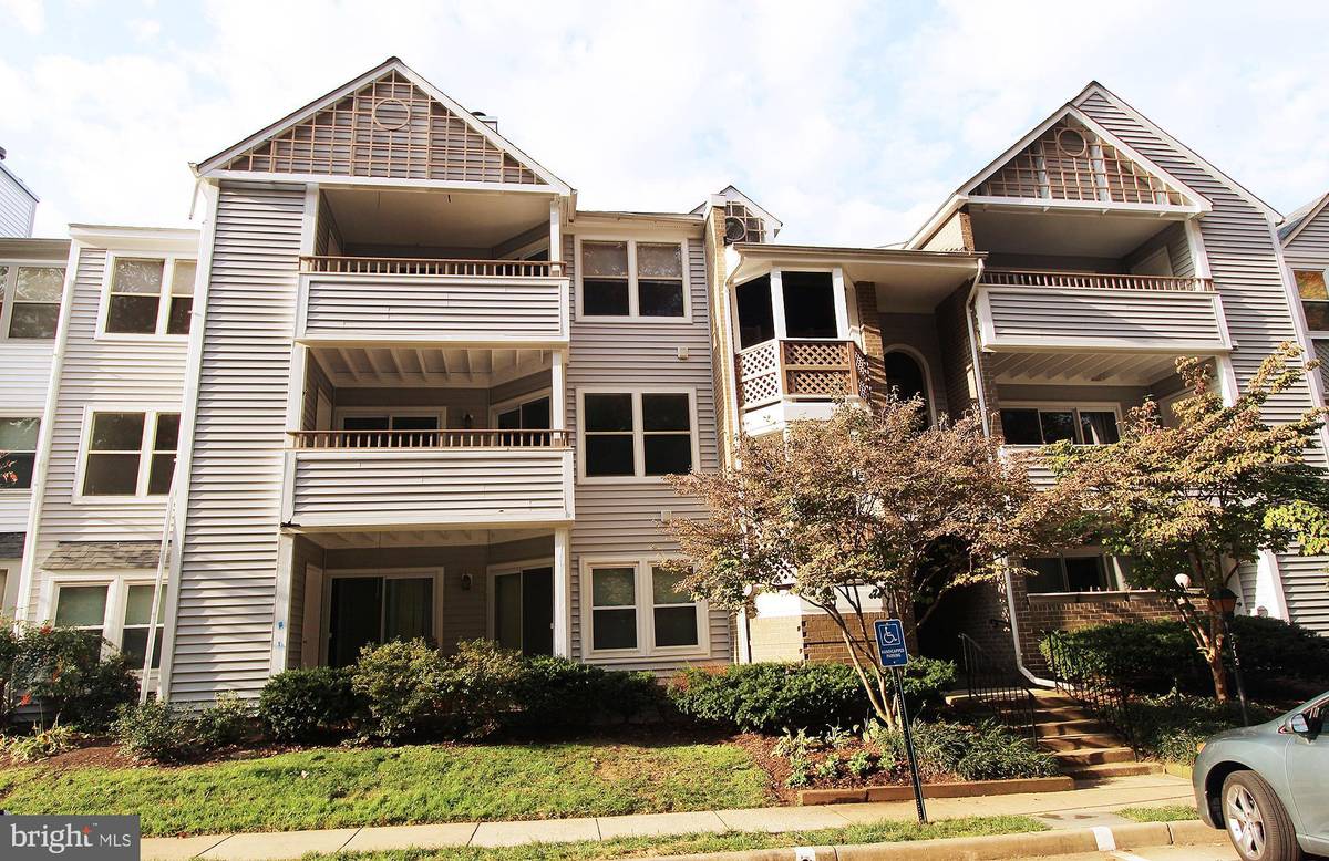 Annandale, VA 22003,7713 LAFAYETTE FOREST DR #31