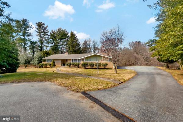 442 BISHOP DR, Hockessin, DE 19707