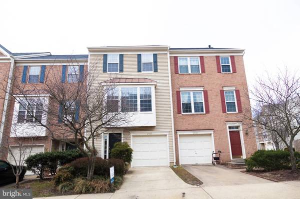 2465 CLOVER FIELD CIR, Herndon, VA 20171