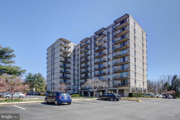 3245 RIO DR #202, Falls Church, VA 22041