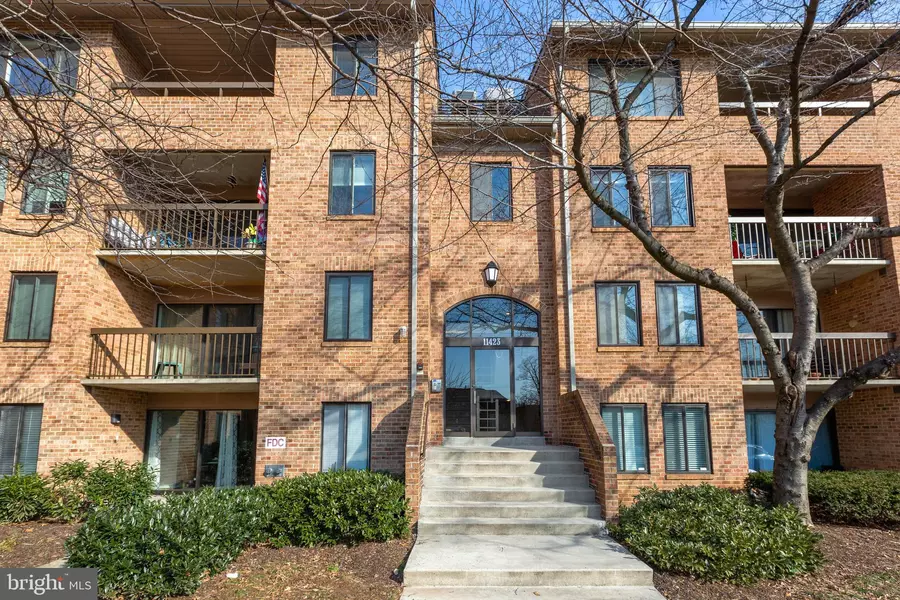 11423 COMMONWEALTH DR #301, Rockville, MD 20852