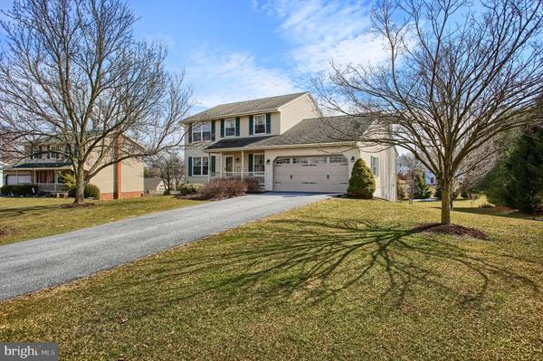 210 MIDLAND CIR, Mount Joy, PA 17552